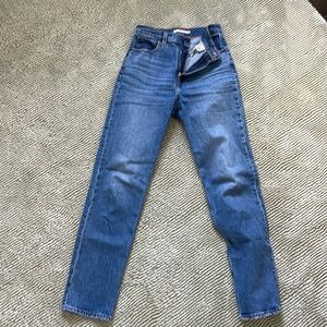 70s High Slim Straight Levi’s jeans size 26